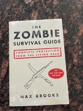 4/$20📚The Zombie Survival Guide by Max Brooks - Paperback
